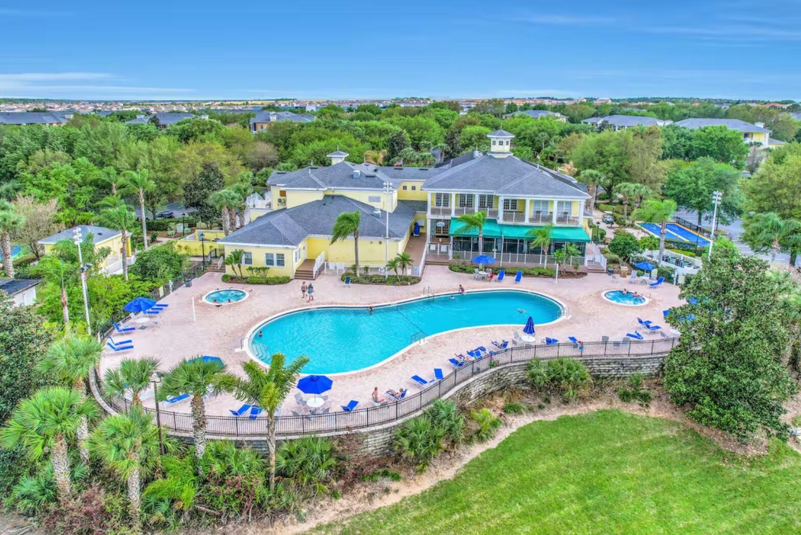 Hidden Oasis 20 minutes from Disney and Universal