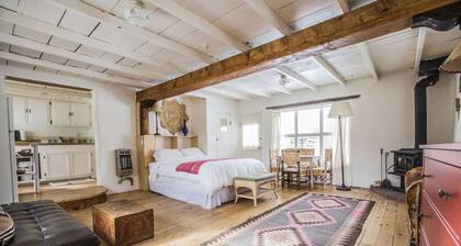 WRITER'S CABIN
