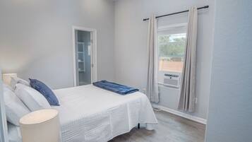 Huoneisto (2 Bedrooms) | 2 makuuhuonetta, kannettavalle tietokoneelle sopiva työtila