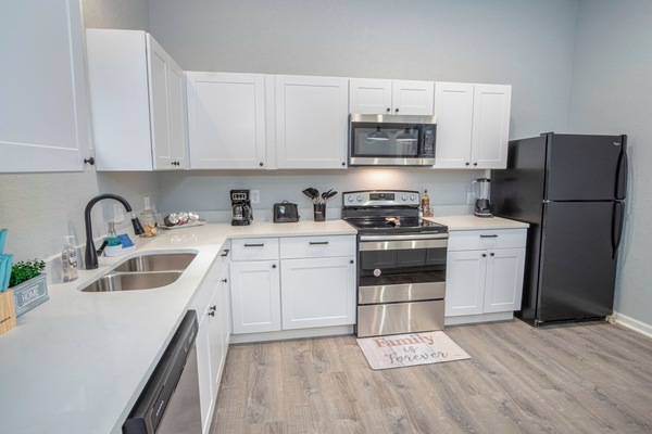 Apartemen (2 Bedrooms) | Dapur pribadi | Microwave, oven, kompor, dan peralatan masak/sendok-piring