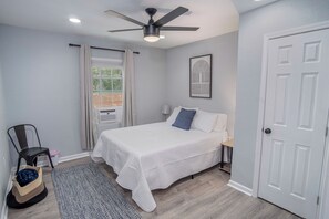 Apartment (2 Bedrooms) | 2 bedrooms, laptop workspace, iron/ironing board, bed sheets - Cozy and Lovely 2BR 1BA Apt#b Near Lively Downtown (San Antonio)