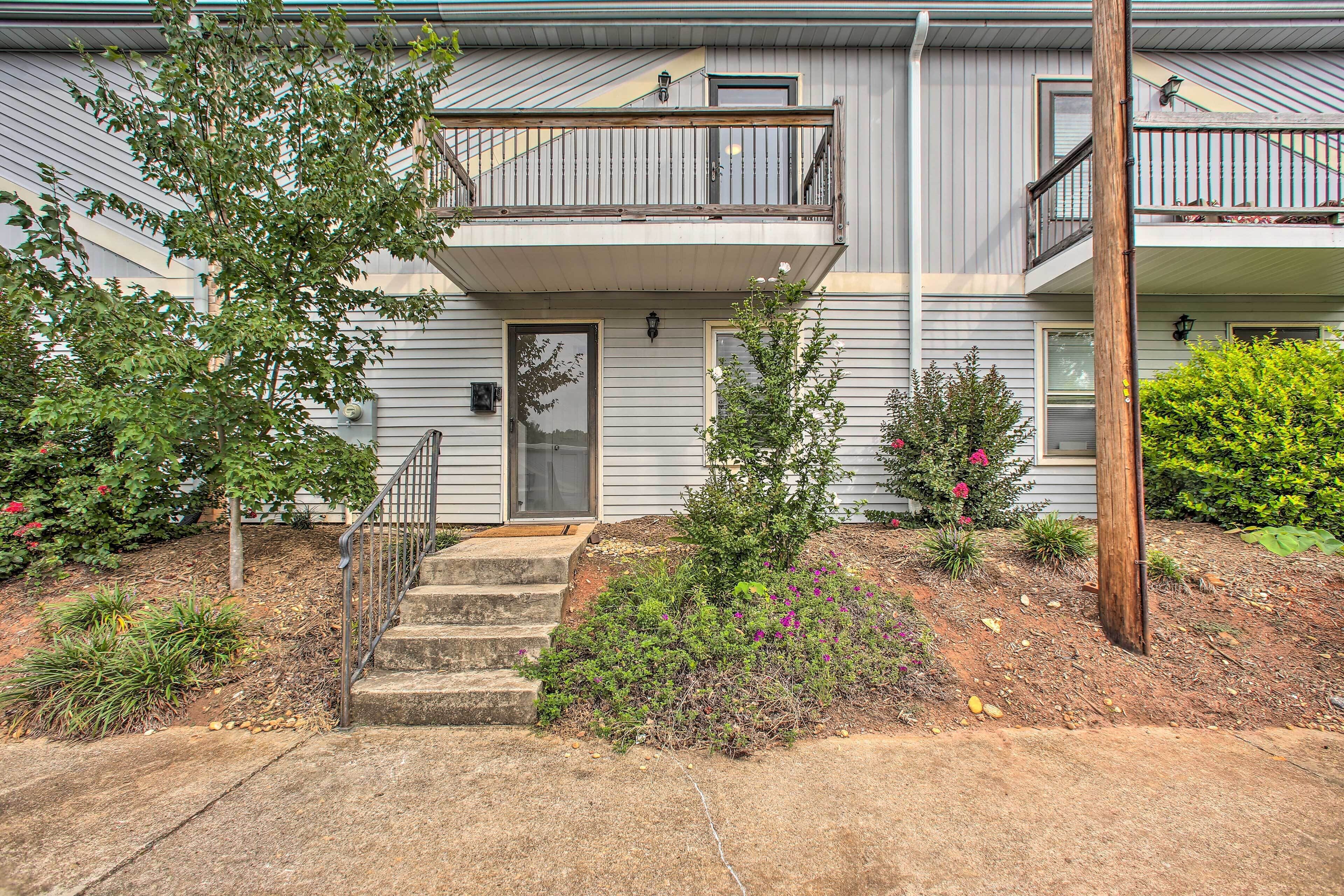 Pet-Friendly Gem: 6 Mi to Downtown Greenville