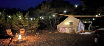 Luxury bell tent with a/c + hot tub in Canyon Lake, TX