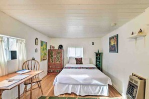 Unclassified image, 5 of 23, button - GEORGIA O'KEEFE (San Cristobal)