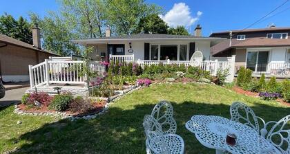 Guest house+entire main floor+4rooms+5beds+2washroom+free parking+near amenities