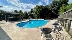 Ulkouima-allas, lämmitetty uima-allas