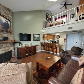 TV connectée, cheminée