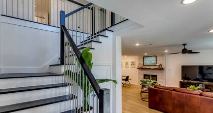 Lakefront Farmhouse style by Lake Lewisville