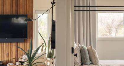 Calico Landing, Desert Pool + Spa Retreat.