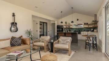 Smart TV, fireplace, books, music library