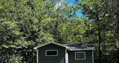 Rustic cabin near recreational, ATV and fishermans dream.