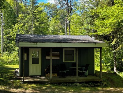  Rustic cabin near recreational, ATV and fishermans dream.