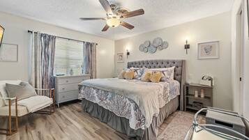 3 bedrooms, desk, iron/ironing board, travel crib