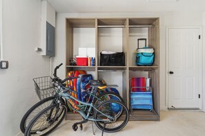 Interior - Discover Jensen Beach charm, 8-10 min drive to Jensen Beach and Stuart Beach (Jensen Beach)
