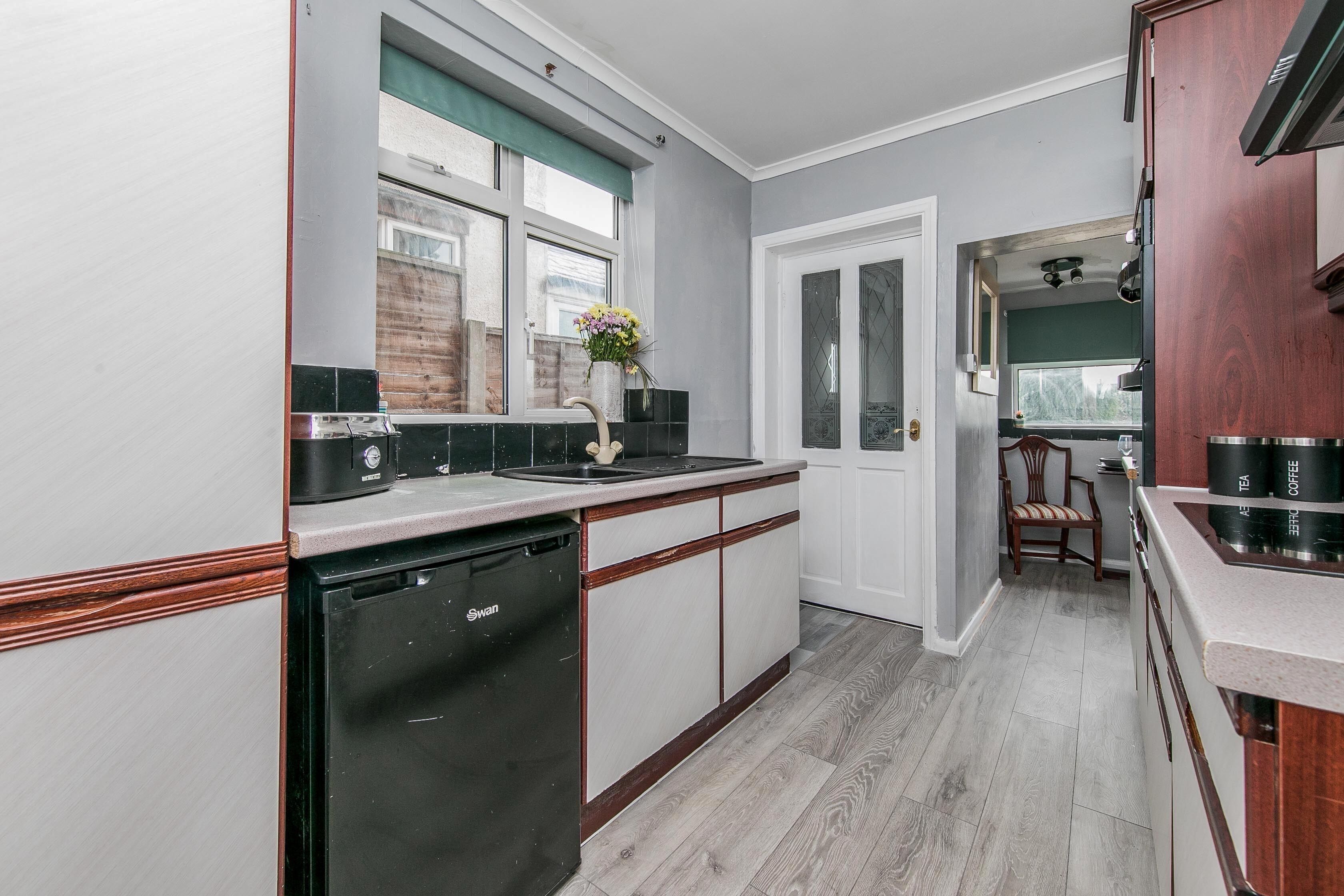 House | Private kitchen | Fridge, microwave, oven, stovetop