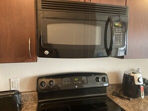 Private kitchen - Lovely 1 bedroom space (Charlotte)