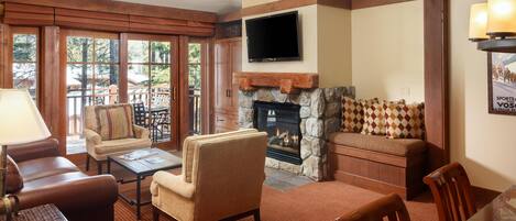 Smart TV, fireplace