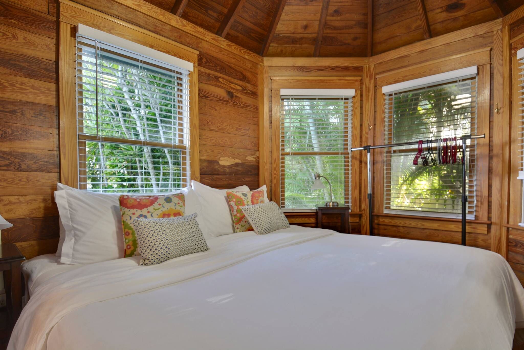 3 عدّة غرف نوم ومكواة/لوح كي وواي فاي مجانًا وملاءات أسرّة