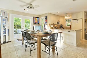 Frigorifero, forno, piano cottura, lavastoviglie