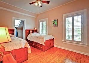 3 bedrooms, free WiFi, bed sheets