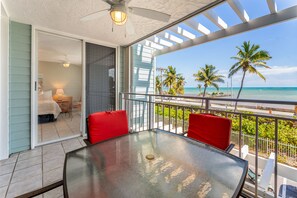 Outdoor dining - Brisa Del Mar by AvantStay | Communal Pool | Gated Community | Ocean Front (Key West)
