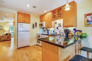 Kühlschrank, Ofen, Herdplatte, Geschirrspüler