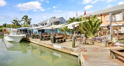 Coral Villa by AvantStay | Close 2 DT Key West | Shared Pool & Patio!