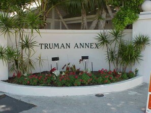 Property grounds - Linger Longer by AvantStay | Key West Walkable | Gated Community, Shared Pool (Key West)