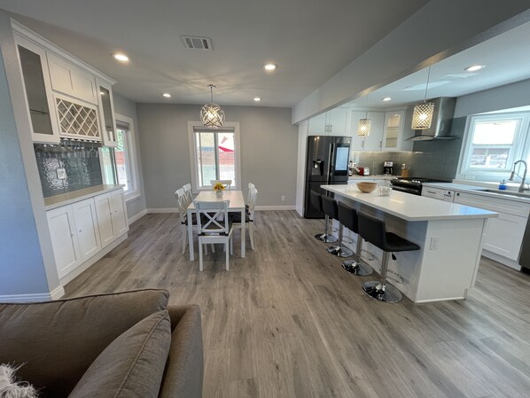 Interior - Home for Vacations near California Disneyland. (Anaheim)