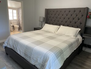 3 Schlafzimmer, Schreibtisch, Bügeleisen/Bügelbrett, kostenloses WLAN