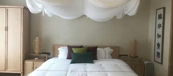 Yunjishan Hotspring Holiday Village