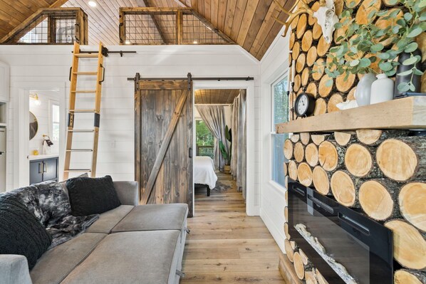 2 bedrooms, bed sheets - Pisgah Perfect-Hot tub and Views! (Rosman)