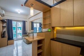 Premium Apartment | Desk, bed sheets - Angela Room (Bekasi)