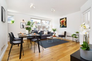 Dining - WOW! 2BEDR/3BEDS PERFECT CENTRAL LOCATION (Greater London)