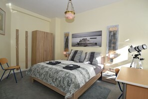 1 bedroom, iron/ironing board, WiFi, bed sheets