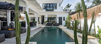 Luxury 4BR Private Villa within walking distance to the Beach