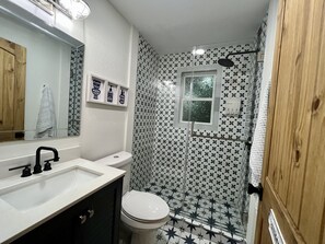 Shower, hair dryer, bathrobes, towels - Riverside Relaxer Cottage w/Hot Tub+LRG deck+fireplace, w/ Little TN River View (Franklin)