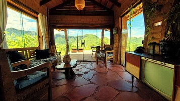 Hawk's Nest | Living area