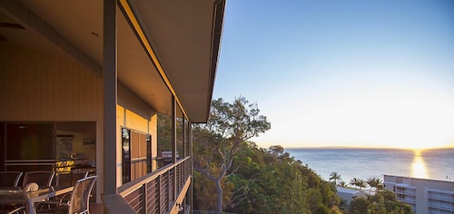 Prime front house location with superb Ocean Views