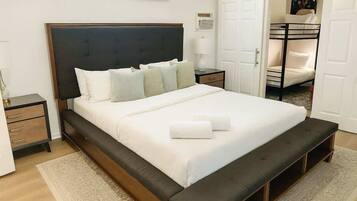 4 bedrooms, desk, iron/ironing board, free WiFi