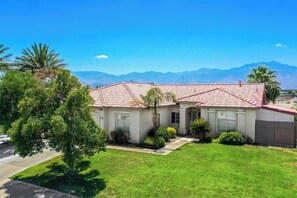 Exterior - Escape to your Desert Hideaway!  (Thousand Palms)