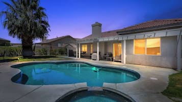 Piscine extérieure, piscine chauffée