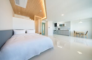 1104 | Premium bedding, pillowtop beds, individually decorated - Oceanterra (Geoje)