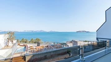 202B | Terrace/patio