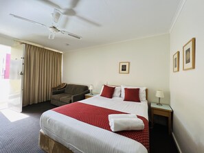 1 chambre, fer et planche à repasser, lit parapluie, Wi-Fi gratuit