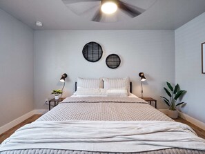 2 bedrooms, desk, iron/ironing board, free WiFi