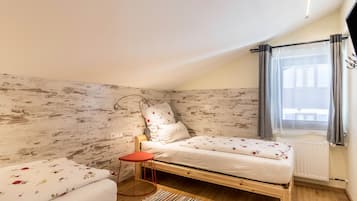 3 bedrooms, free WiFi, bed sheets