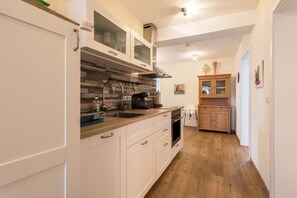 Fridge, stovetop, coffee/tea maker, cookware/dishes/utensils - 'Apartment Kaisereck Top 1' with Terrace & Wi-Fi (Reit im Winkl)