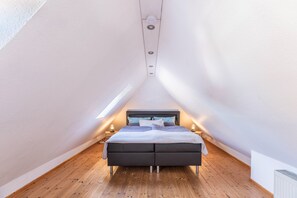 3 bedrooms, iron/ironing board, free WiFi, bed sheets - Apartment "Blumenhaus Friedrichstadt" with Wi-Fi (Friedrichstadt)
