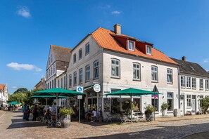 Exterior - Apartment "Blumenhaus Friedrichstadt" with Wi-Fi (Friedrichstadt)